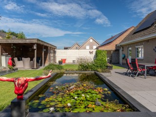 de Deckerstraat  de Deckerstraat 8 in Westdorpe