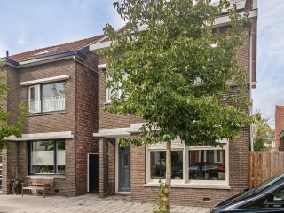 Walstraat  Walstraat 6 in Sas Van Gent