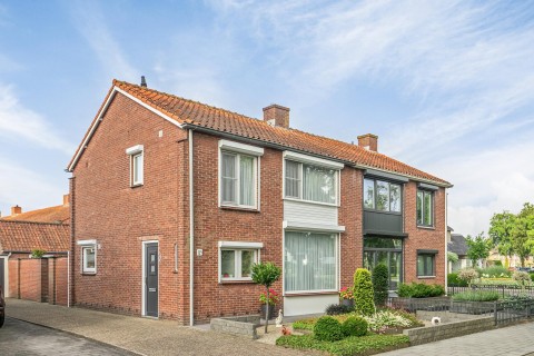 Pastoor Schetsstraat 1A